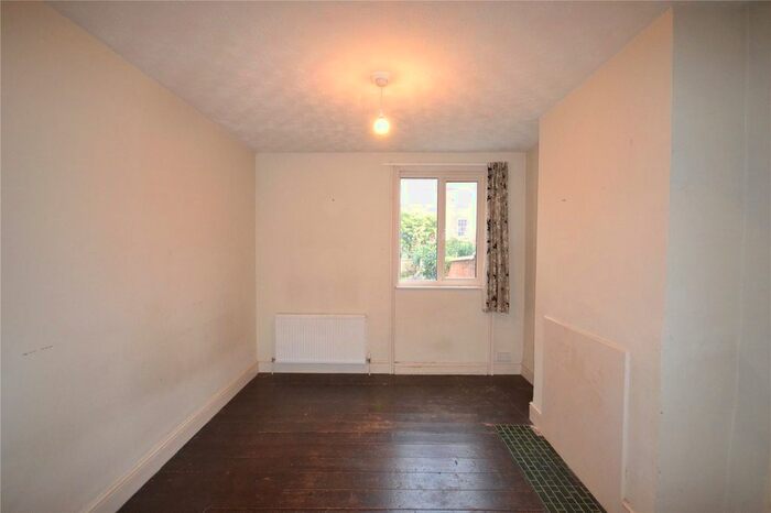 2 Bedroom End Of Terrace House To Rent In Victoria Road, Northampton, NN1