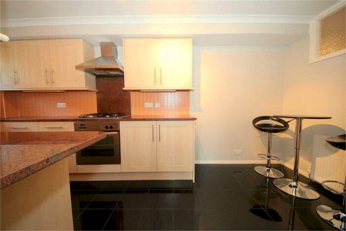 2 Bedroom Flat To Rent In Manor Road, Barnet, EN5