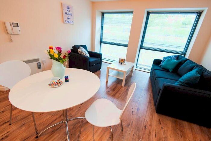 2 Bedroom Flat To Rent In Loom House, East Street Mills, East Street Leeds, LS9