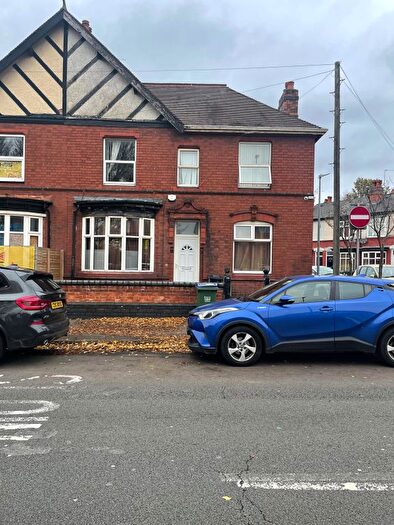 3 Bedroom Semi Detached House For Sale In Waterloo Road, Smethwick, B66
