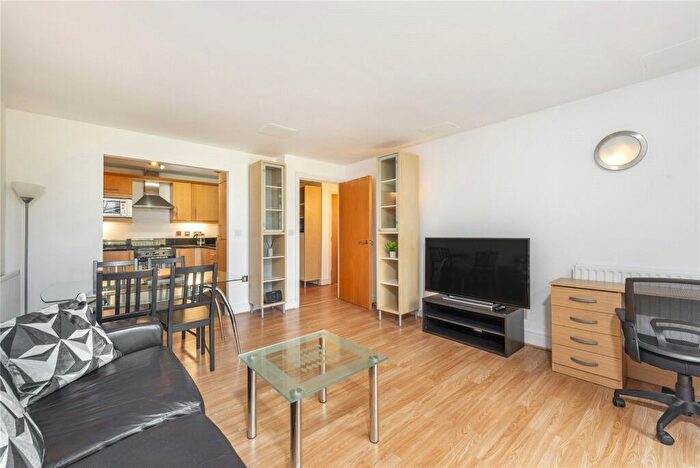 2 Bedroom Flat To Rent In Gainsborough House, Cassilis Road, E14