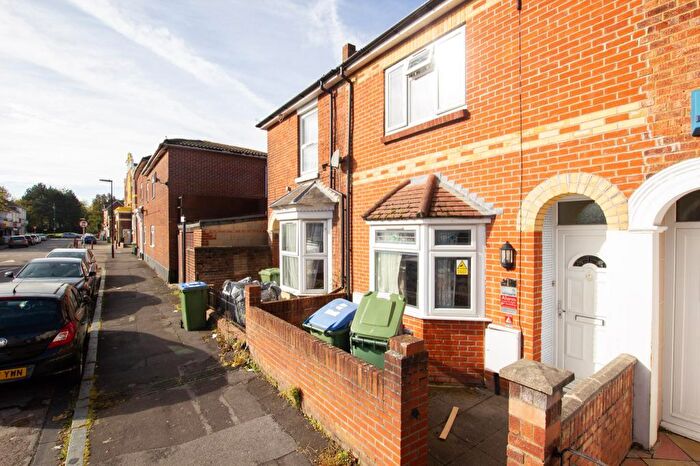 5 Bedroom House To Rent In Nichols Road, Southampton, SO14