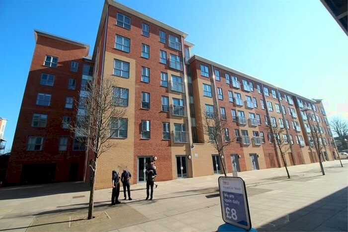 2 Bedroom Flat To Rent In Englefield House, Moulsford Mews, Reading, RG30
