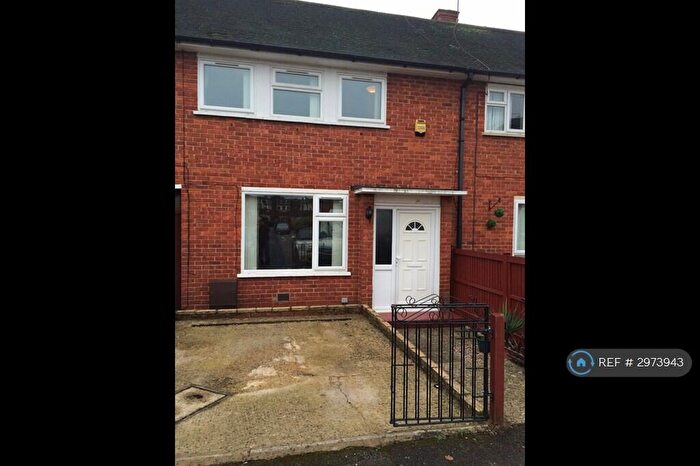 3 Bedroom Terraced House To Rent In Stanley Green West, Berkshire, SL3