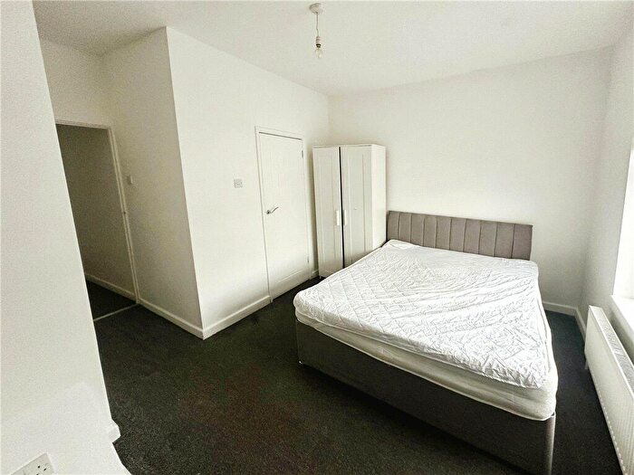 2 Bedroom Apartment For Sale In Somers Road, Southsea, Hampshire, PO5