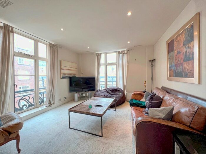2 Bedroom Flat To Rent In Hertford Street, Mayfair, London, W1J