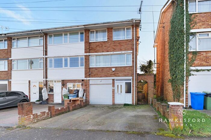 3 Bedroom Town House For Sale In Millfield, Sittingbourne, ME10