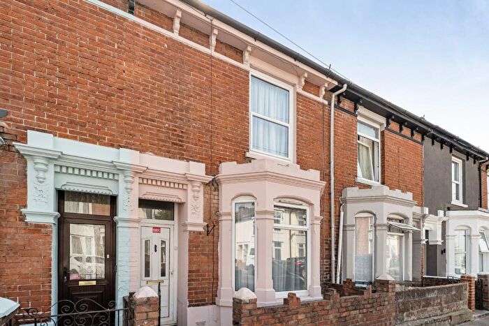 3 Bedroom Terraced House For Sale In Shearer Road, Portsmouth, PO1