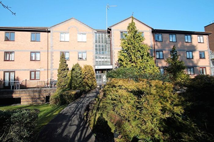 1 Bedroom Flat To Rent In Queen Alexandra Road, High Wycombe, HP11