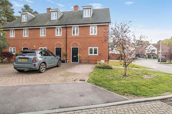 3 Bedroom End Of Terrace House For Sale In Charity Way, Crowthorne, Berkshire, RG45
