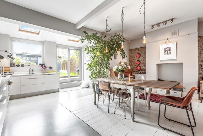 5 Bedroom Terraced House To Rent In Helvetia Street London, SE6