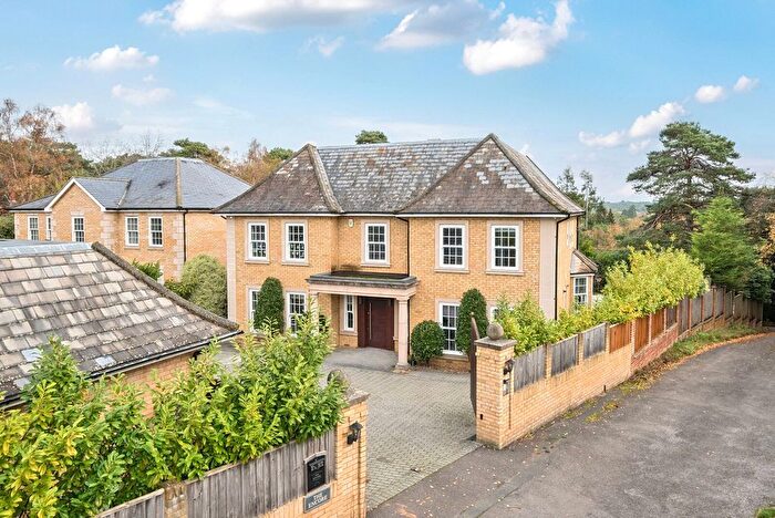 5 Bedroom Detached House To Rent In Walkers Ridge, Camberley, GU15