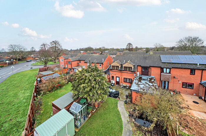 4 Bedroom Semi-Detached House For Sale In Wear Road, Bicester, Oxfordshire, OX26