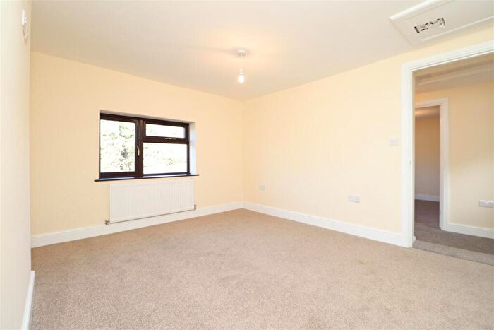 2 Bedroom Cottage To Rent In Hollybush Lane, Longford, Coventry, CV6