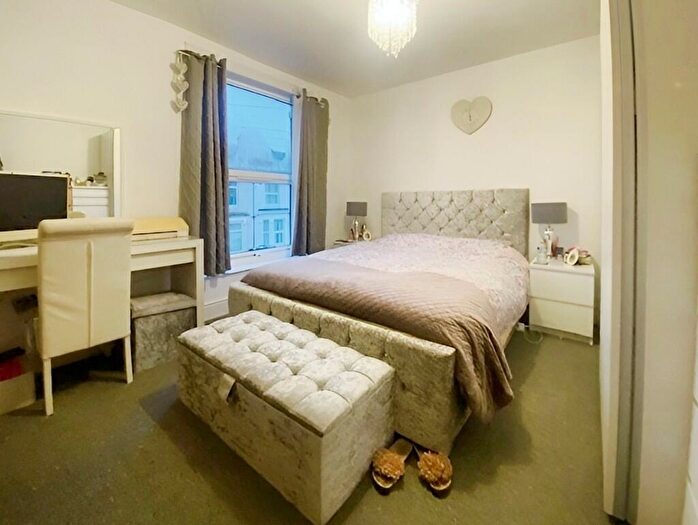 3 Bedroom Semi-Detached House To Rent In Thorncroft Road, Portsmouth, PO1