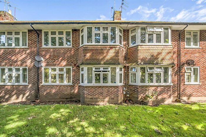 1 Bedroom Flat To Rent In South Western Road, Twickenham, TW1