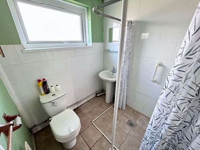 2 Bedroom Bungalow For Sale In Beech Road, Newport, PO30