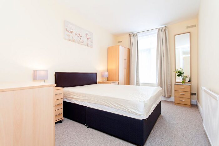 2 Bedroom Flat To Rent In High Road, London, N15