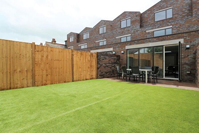 4 Bedroom Terraced House To Rent In Wallis Terrace, Crusoe Road, London, CR4