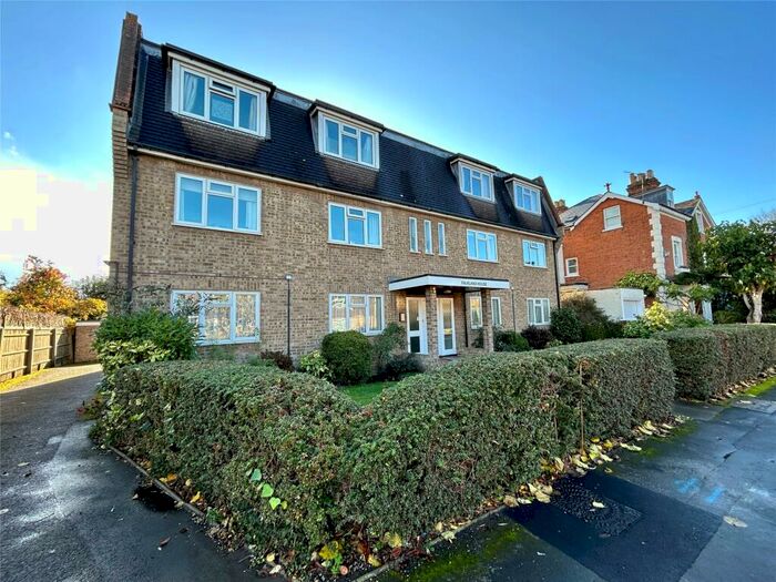 2 Bedroom Apartment To Rent In Falkland House, Norfolk Road, Maidenhead, Berkshire, SL6