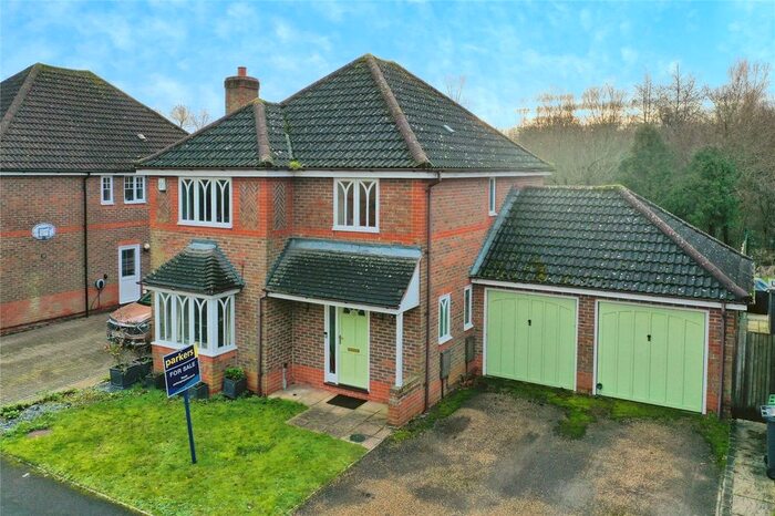 4 Bedroom Detached House For Sale In Swan Drive, Aldermaston, Reading, Berkshire, RG7