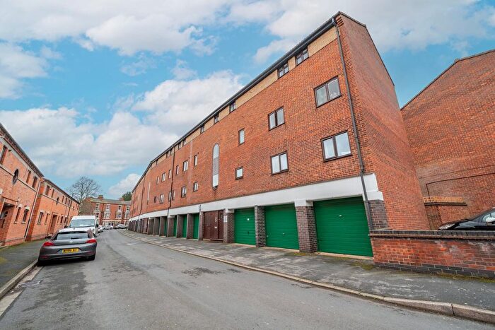 2 Bedroom Flat For Sale In Alderney Street, Nottingham, NG7