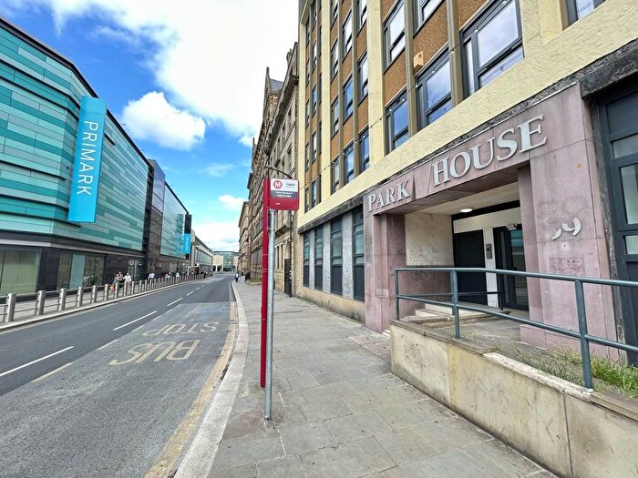 2 Bedroom Flat To Rent In Well Street, Bradford, BD1