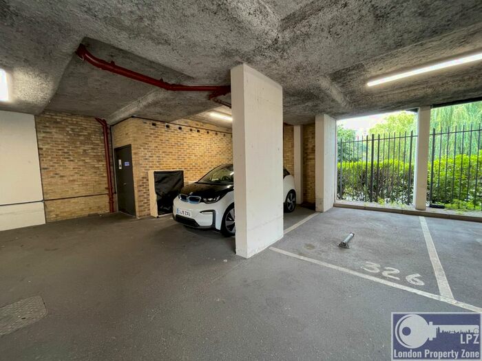 Parking To Rent In Boardwalk Place, London, E14