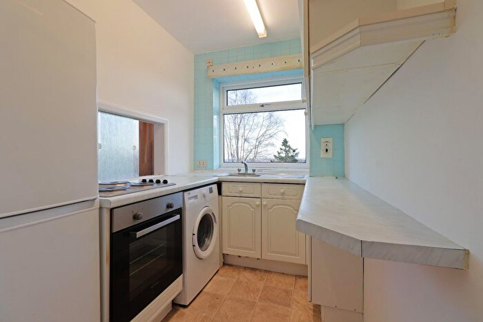 2 Bedroom Flat For Sale In Hallam Grange Close, Fulwood, Sheffield, S10