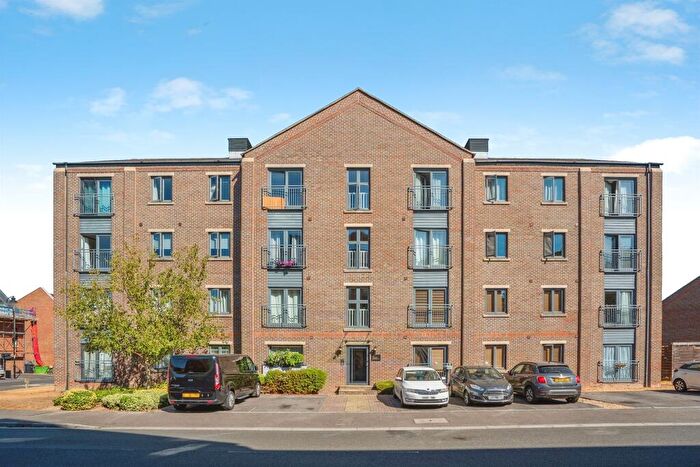 2 Bedroom Apartment For Sale In Heritage Way, Gosport, PO12