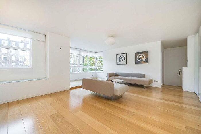3 Bedroom Flat For Sale In Cheyne Walk, Chelsea, SW3