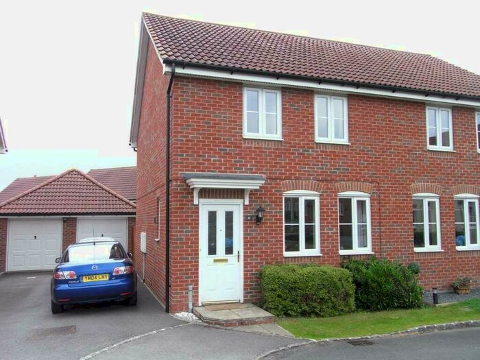 3 Bedroom House To Rent In Pippin Grove, Shinfield, RG2