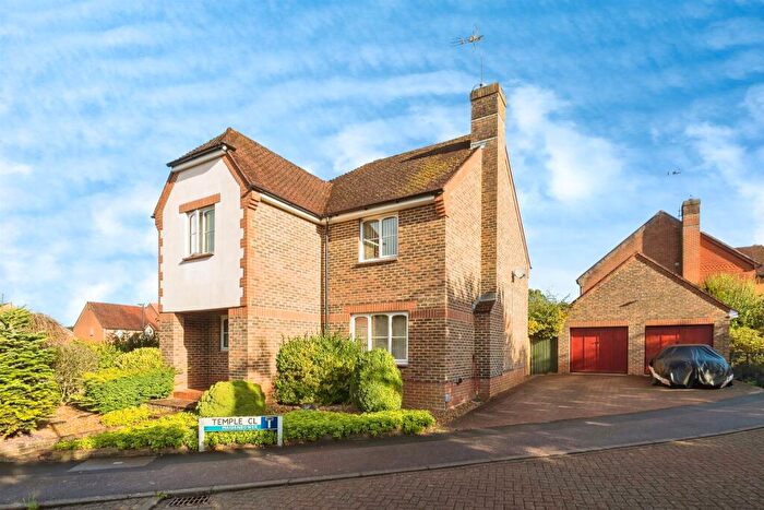 4 Bedroom Detached House For Sale In Temple Close, Crawley, RH10