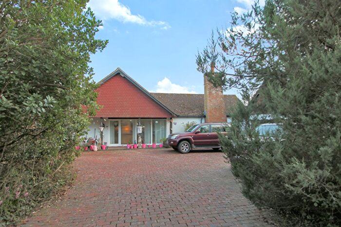 5 Bedroom Detached Bungalow For Sale In Field Mill Road, Egerton, TN27