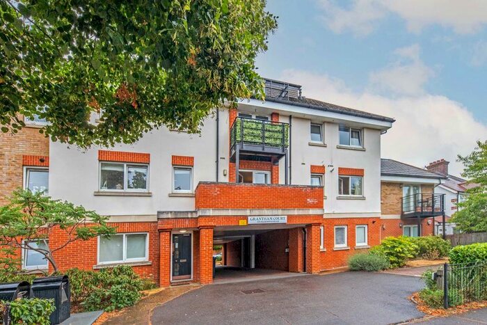 1 Bedroom Flat To Rent In Richmond Road, Kingston Upon Thames, KT2