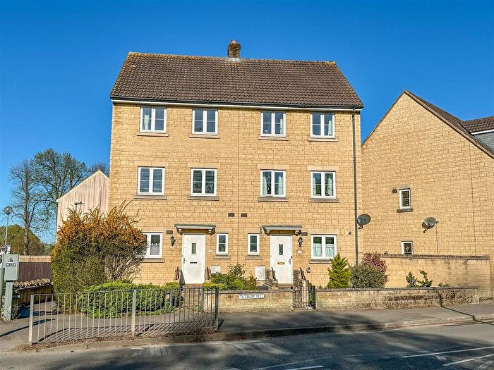 4 Bedroom Semi-Detached House To Rent In Tetbury Hill, Malmesbury, SN16