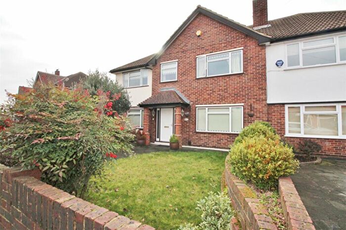 4 Bedroom Semi-Detached House To Rent In Long Lane, Bexleyheath, Kent, DA7