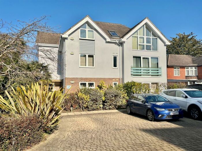 2 Bedroom Flat To Rent In Penn Hill Avenue, Poole, BH14