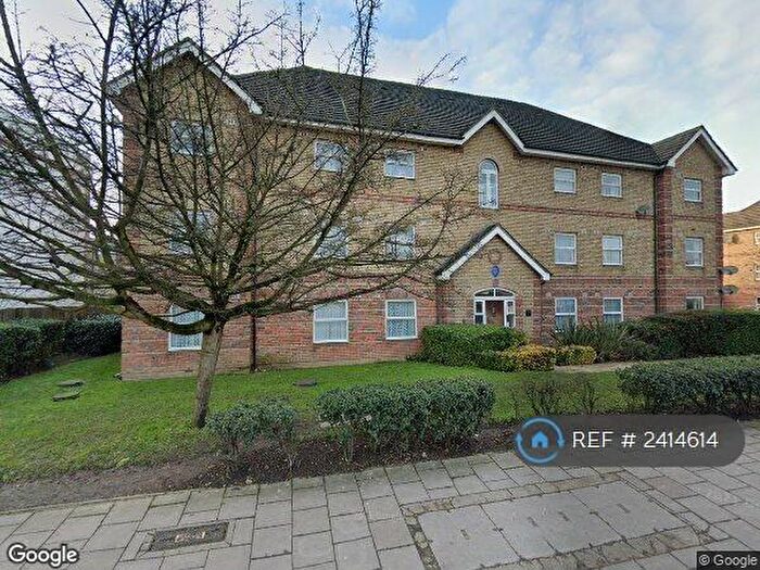 2 Bedroom Flat To Rent In Colmore Court, London, NW4