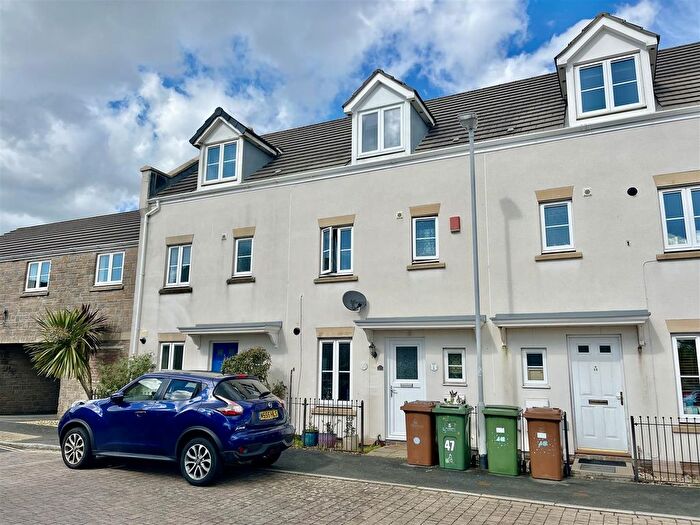 4 Bedroom Terraced House For Sale In Beacon Park, Plymouth, PL2
