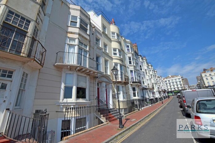 Studio To Rent In New Steine, Brighton, BN2
