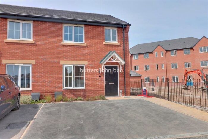 3 Bedroom Semi-Detached House To Rent In Leslie Weston Close, Shavington, CW2