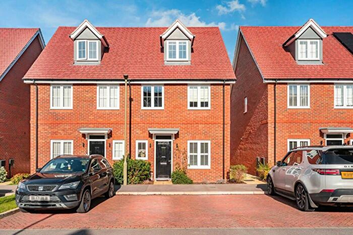 5 Bedroom Semi Detached House For Sale In Elizabeth Road, Mongewell, Wallingford, OX10