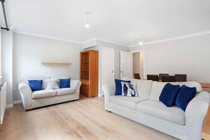 3 Bedroom House To Rent In Oban Street, Poplar, E14