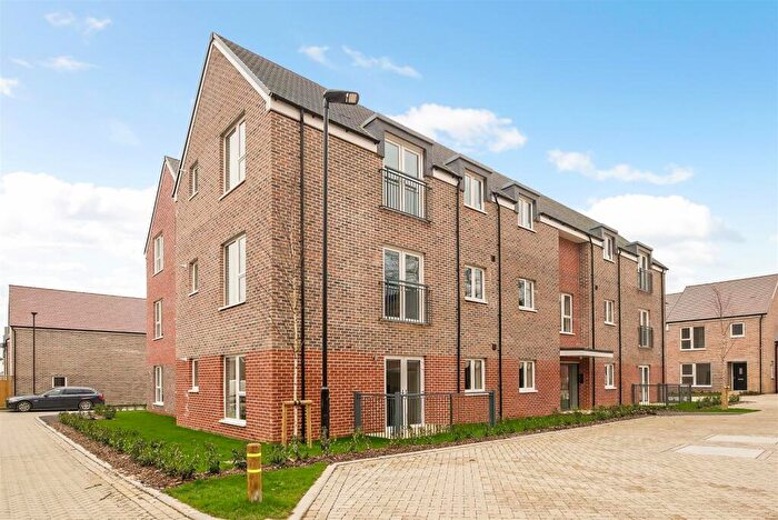 2 Bedroom Flat To Rent In Anna Sewell Way, Chichester, PO19