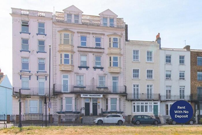 1 Bedroom Flat To Rent In Fort Mansions, - Fort Crescent, Margate, Kent, CT9