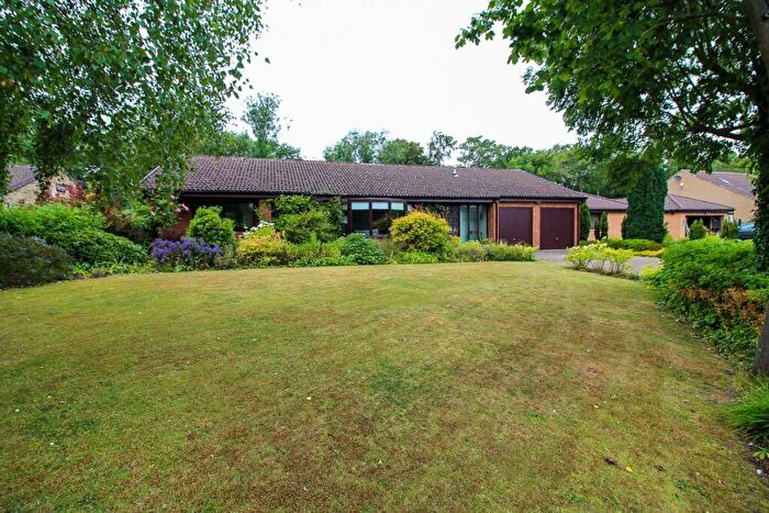 4 Bedroom Bungalow For Sale In Forest Drive, Rickleton, Washington, NE38