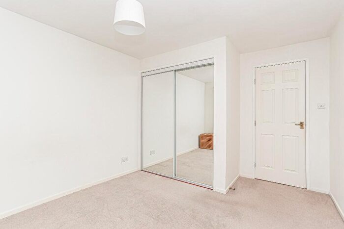 1 Bedroom Flat To Rent In Hawkhill, Restalrig, Edinburgh, EH7