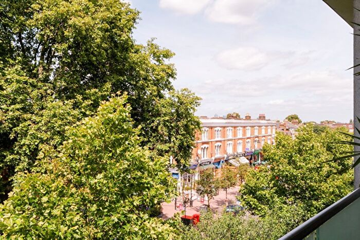 2 Bedroom Flat To Rent In East Dulwich Road, London, SE22
