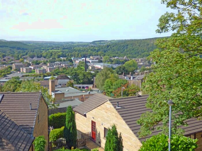3 Bedroom Semi-Detached House To Rent In Moorbottom Lane, Bingley, BD16